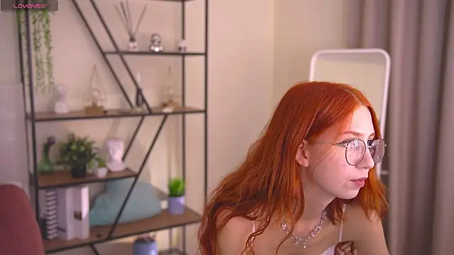 Venelopa online show from October 4, 2025, 3:02 pm