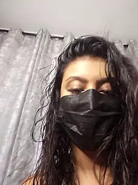Snapshot of Indian_GlowingMiax chatting on April 27, 2026, 7:06 am Indian GlowingMiax online show from April 27, 2026, 7:06 am