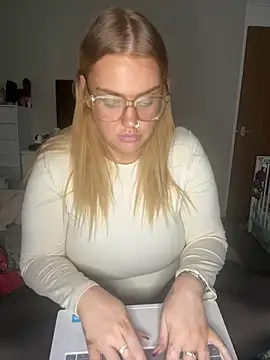 MysteriousMylaX online show from December 17, 2025, 8:03 pm