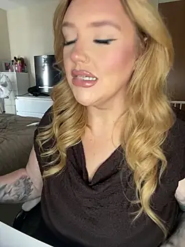 MysteriousMylaX online show from September 24, 2025, 2:01 pm