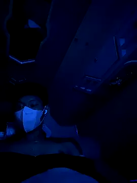 linh21107 online show from November 6, 2025, 11:25 am