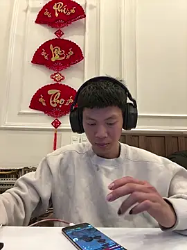 linh21107 online show from April 11, 2026, 11:36 am