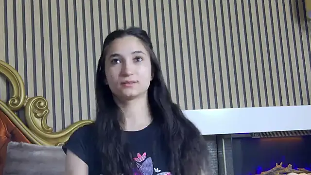 Snapshot of CarolinaBlair chatting on May 31, 2026, 5:35 am CarolinaBlair online show from May 31, 2026, 5:35 am