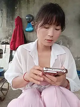 Snapshot of linda_bae00 chatting on May 19, 2026, 12:37 am linda bae00 online show from May 19, 2026, 12:37 am