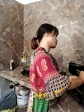 linda bae00 online show from September 15, 2025, 12:11 am