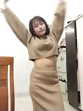 linda bae00 online show from February 9, 2026, 1:42 pm