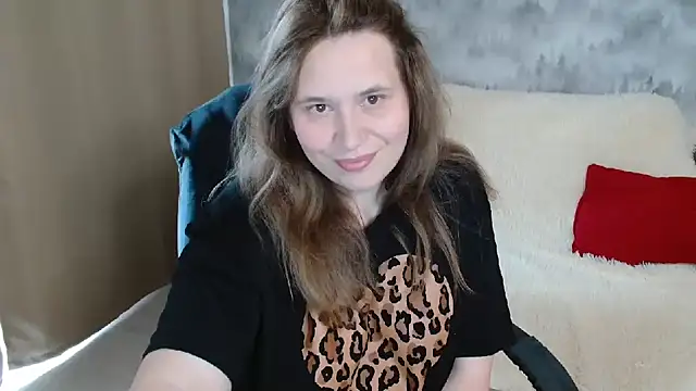 Snapshot of AdelinaLawson chatting on June 6, 2026, 5:45 am AdelinaLawson online show from June 6, 2026, 5:45 am