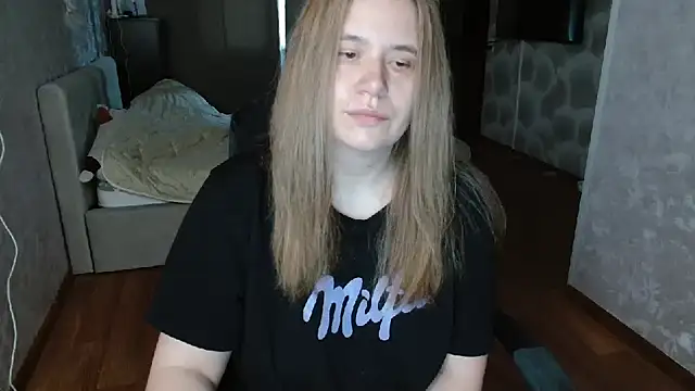 Snapshot of AdelinaLawson chatting on May 13, 2026, 4:52 am AdelinaLawson online show from May 13, 2026, 4:52 am