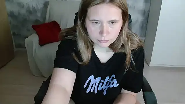 Snapshot of AdelinaLawson chatting on April 18, 2026, 4:20 pm AdelinaLawson online show from April 18, 2026, 4:20 pm