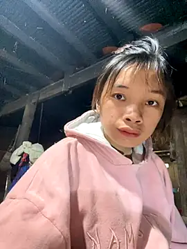 Snapshot of beobeo_2xx chatting on November 3, 2025, 2:39 am beobeo 2xx online show from November 3, 2025, 2:39 am