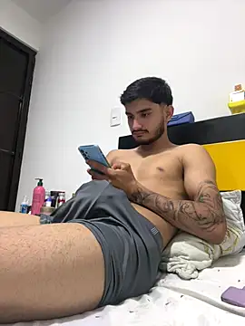 Snapshot of Nas-z09 chatting on September 12, 2025, 4:12 am Nas-z09 online show from September 12, 2025, 4:12 am