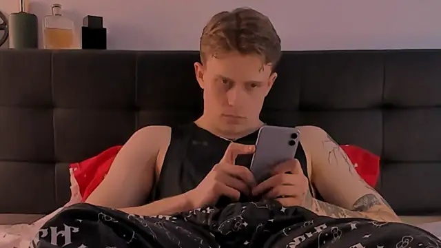 Snapshot of TalkingHead_0_ chatting on March 18, 2026, 2:52 pm TalkingHead 0 online show from March 18, 2026, 2:52 pm