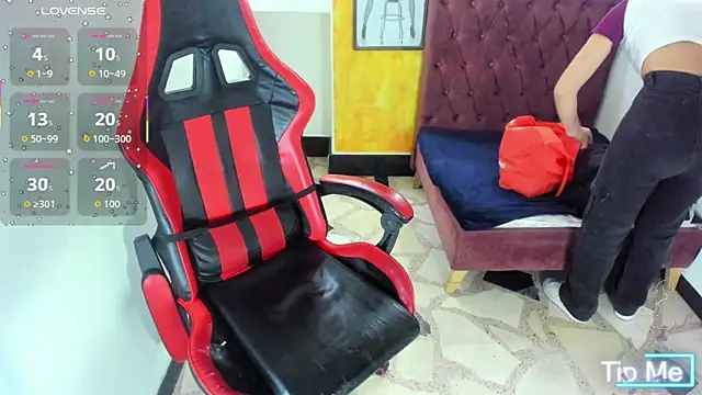 Snapshot of alison_moon7 chatting on December 18, 2025, 1:48 pm alison moon7 online show from December 18, 2025, 1:48 pm