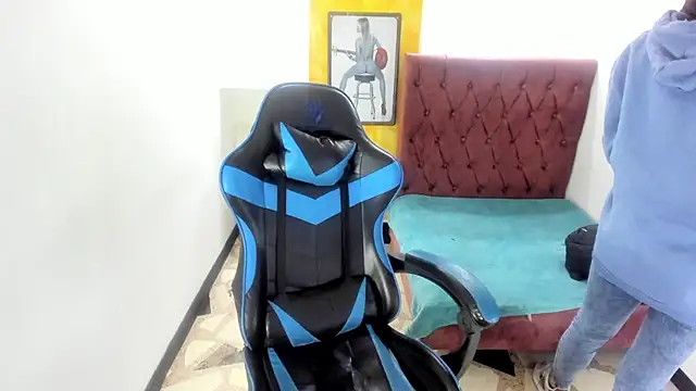 Snapshot of alison_moon7 chatting on November 12, 2025, 11:47 am alison moon7 online show from November 12, 2025, 11:47 am