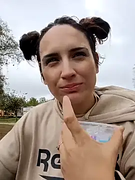 Snapshot of lillylooney chatting on September 24, 2025, 8:15 pm lillylooney online show from September 24, 2025, 8:15 pm