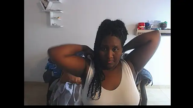 Snapshot of EmmaDiaz2 chatting on October 29, 2025, 8:08 pm EmmaDiaz2 online show from October 29, 2025, 8:08 pm