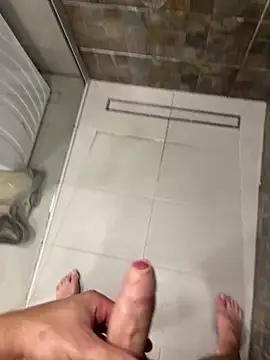 MrZli online show from October 22, 2025, 5:45 pm