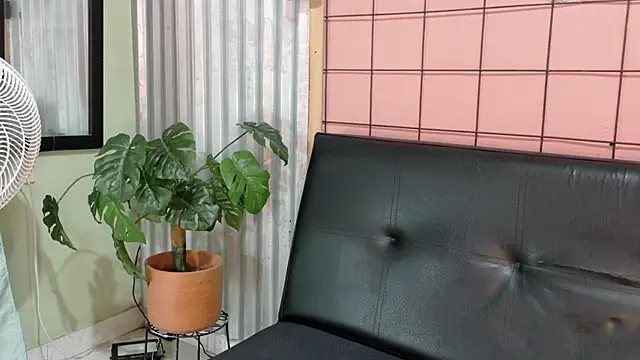 Snapshot of Daiisy_kiss chatting on February 4, 2026, 7:58 am Daiisy kiss online show from February 4, 2026, 7:58 am