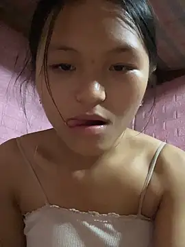 Snapshot of milo_bae chatting on February 14, 2026, 6:57 am milo bae online show from February 14, 2026, 6:57 am