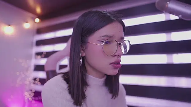 Snapshot of Lana_Dreams_ chatting on November 24, 2025, 9:15 pm Lana Dreams online show from November 24, 2025, 9:15 pm