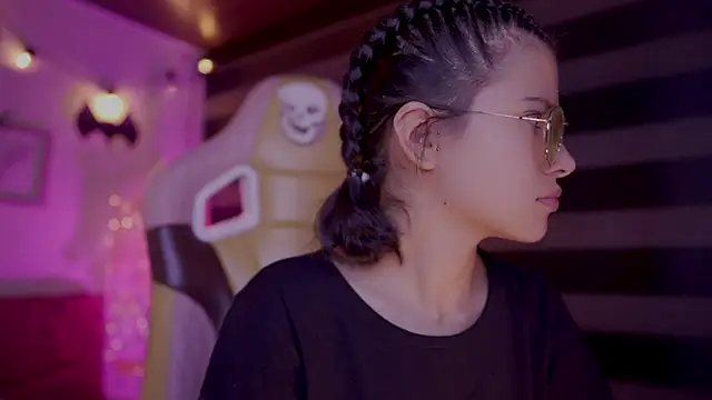 Snapshot of Lana_Dreams_ chatting on October 11, 2025, 12:11 am Lana Dreams online show from October 11, 2025, 12:11 am