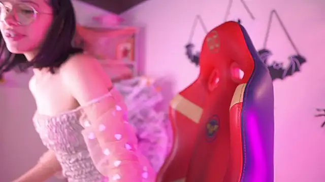 Snapshot of Lana_Dreams_ chatting on October 9, 2025, 11:38 pm Lana Dreams online show from October 9, 2025, 11:38 pm