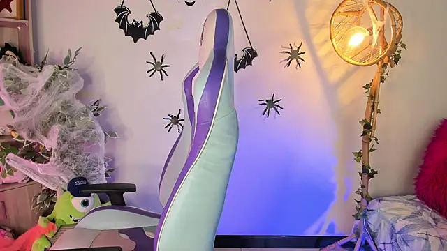 Snapshot of Lana_Dreams_ chatting on October 28, 2025, 12:00 am Lana Dreams online show from October 28, 2025, 12:00 am