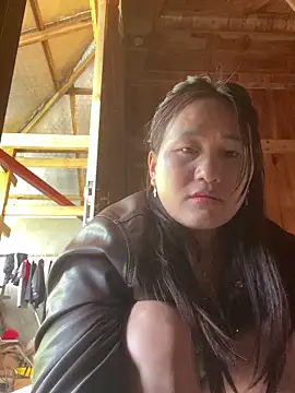 phungtiti online show from March 25, 2026, 3:39 am