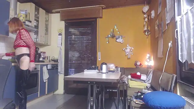 Snapshot of SexySilvie chatting on December 18, 2025, 2:43 pm SexySilvie online show from December 18, 2025, 2:43 pm