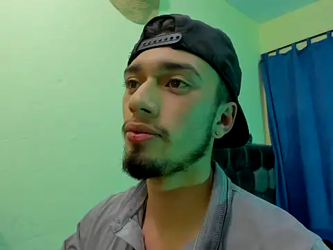 Snapshot of theostone chatting on September 14, 2025, 7:31 am theostone online show from September 14, 2025, 7:31 am