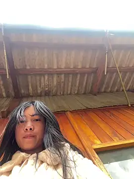 EmLy02 online show from December 3, 2025, 12:12 am