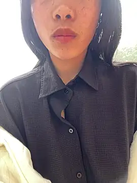 EmLy02 online show from February 5, 2026, 2:07 am