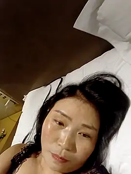 lingling5200 online show from September 11, 2025, 2:06 pm