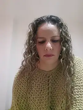 Snapshot of Nina_vallon chatting on May 18, 2026, 10:31 am Nina vallon online show from May 18, 2026, 10:31 am