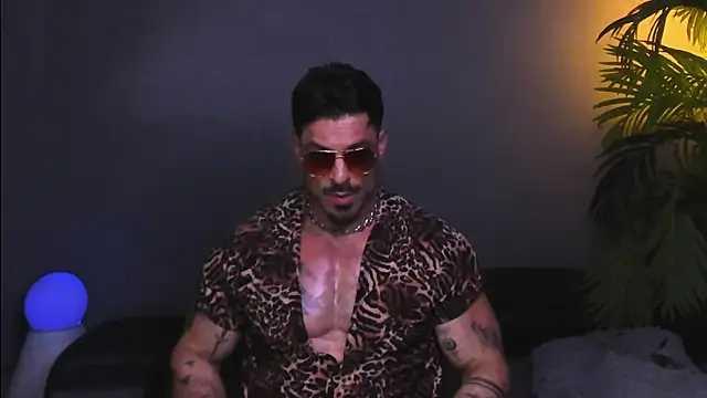 dennis cox1 online show from December 4, 2025, 8:13 am