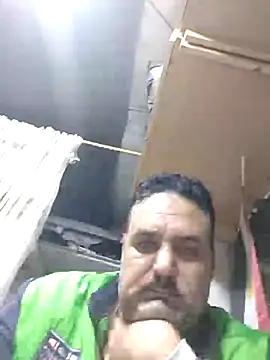 Snapshot of mM0140 chatting on January 5, 2026, 6:33 pm mM0140 online show from January 5, 2026, 6:33 pm