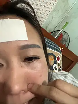 qinejr37 online show from November 12, 2025, 9:46 am