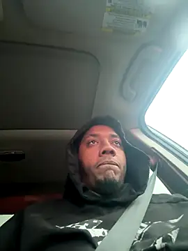 Kingstrokezxx online show from November 30, 2025, 8:31 pm