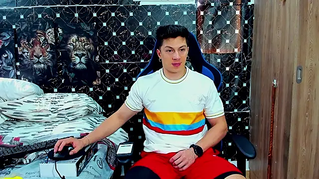 javiersexymann online show from February 25, 2026, 8:30 pm