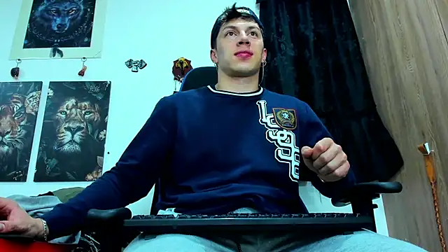 javiersexymann online show from February 26, 2025, 5:13 am