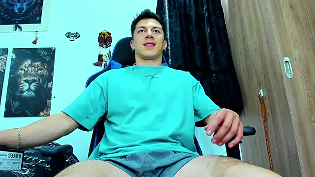 javiersexymann online show from March 20, 2025, 9:13 pm