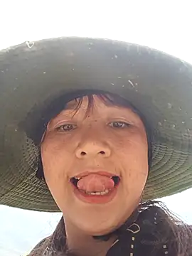 Snapshot of Mini3333 chatting on April 10, 2026, 12:34 pm Mini3333 online show from April 10, 2026, 12:34 pm