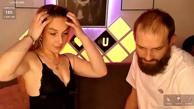 Snapshot of XBellaXundXUweX chatting on January 13, 2026, 8:02 pm XBellaXundXUweX online show from January 13, 2026, 8:02 pm