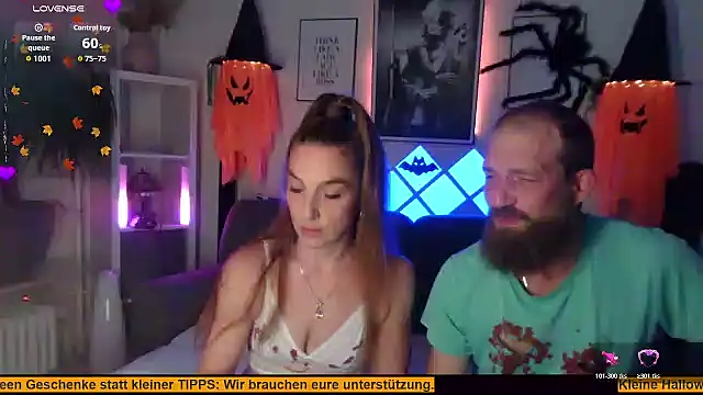 Snapshot of XBellaXundXUweX chatting on October 22, 2025, 7:02 pm XBellaXundXUweX online show from October 22, 2025, 7:02 pm