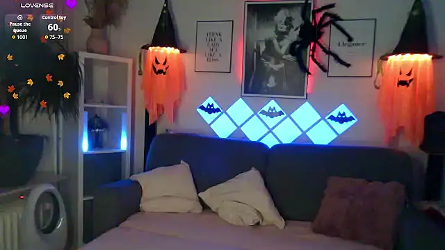 Snapshot of XBellaXundXUweX chatting on October 26, 2025, 7:36 pm XBellaXundXUweX online show from October 26, 2025, 7:36 pm