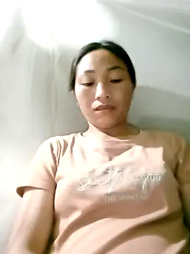 lucybaby00 online show from May 6, 2026, 11:09 pm