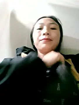 lucybaby00 online show from January 17, 2026, 9:18 pm