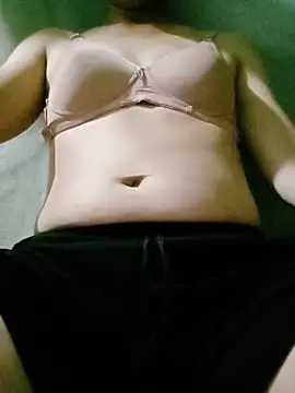 lucybaby00 online show from June 12, 2026, 6:16 pm