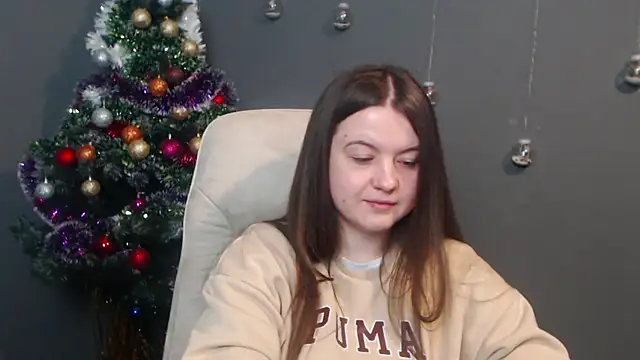 MavkaCute online show from December 18, 2025, 7:18 pm