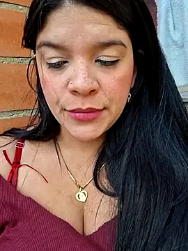 Eiimy pretty online show from October 15, 2025, 7:44 pm